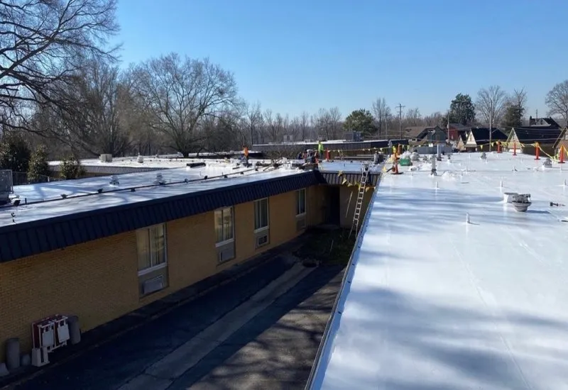rooftop-workers